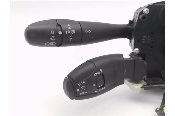 Recambio de mando intermitencia para peugeot 207 1.4 xad referencia OEM IAM 96661300xt 4939295 