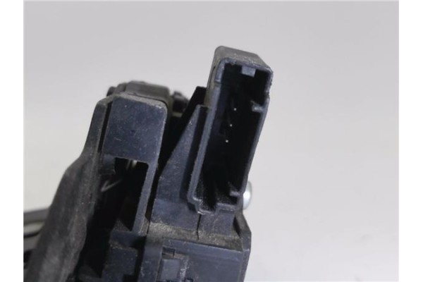 Recambio de cerradura porton para opel astra j berlina 5p 1.4 sport referencia OEM IAM 13500195  