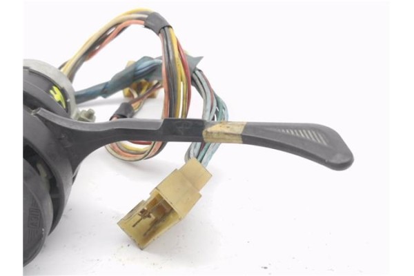Recambio de mando intermitencia para seat 124 1.6 referencia OEM IAM 3700379577  