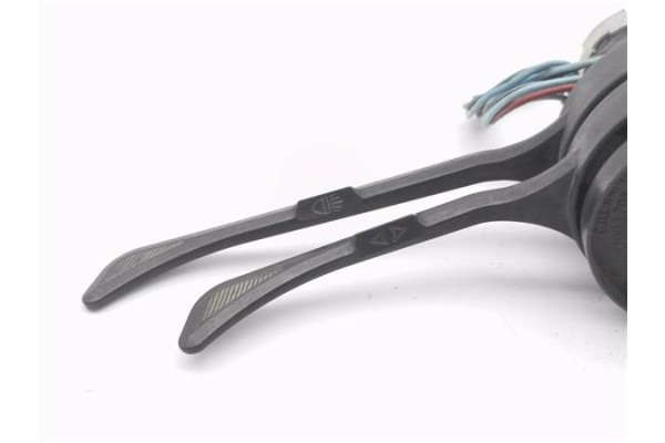 Recambio de mando intermitencia para seat 124 1.6 referencia OEM IAM 3700379577  