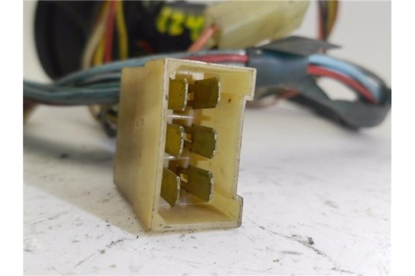 Recambio de mando intermitencia para seat 124 1.6 referencia OEM IAM 3700379577  