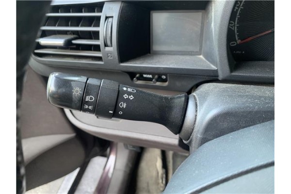 Recambio de mando intermitencia para toyota iq (nuj1/ngj1/kgj1) 1.0 básico referencia OEM IAM 8414012611  