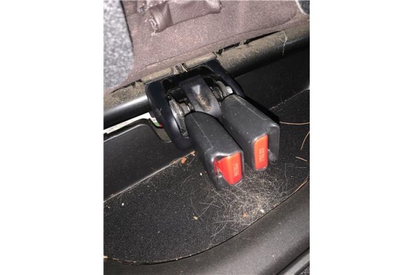Recambio de anclaje cinturon trasero central para toyota iq (nuj1/ngj1/kgj1) 1.0 básico referencia OEM IAM 7348074010C1 73380740
