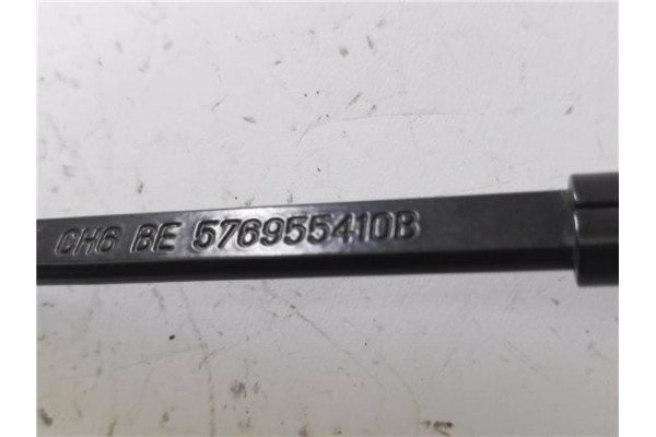 Recambio de brazo limpiaparabrisas delantero derecho para seat ateca (khp) 1.5 style referencia OEM IAM 576955410B  