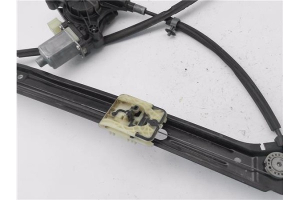 Recambio de mecanismo elevalunas delantero izquierdo para seat ateca (khp) 1.5 style referencia OEM IAM 5Q0959801C  