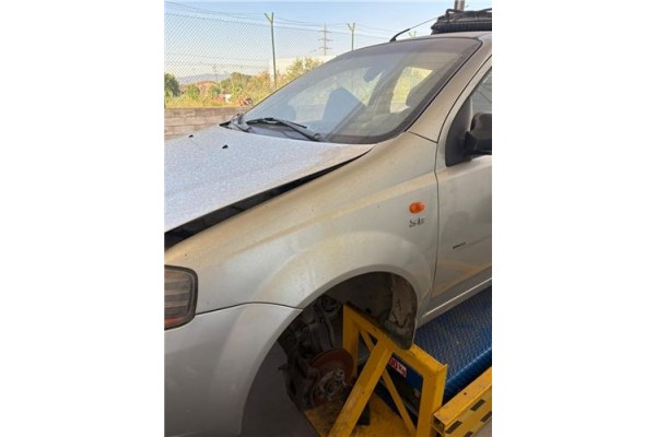 Recambio de aleta delantero izquierda para daewoo kalos 1.4 se referencia OEM IAM   