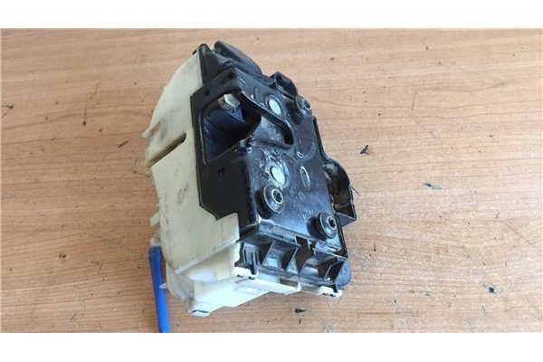 Recambio de cierre electromagnetico delantero derecho para volkswagen polo iii berlina (6n2) 1.0 conceptline referencia OEM IAM 