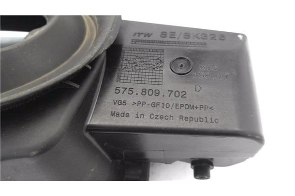 Recambio de tapa exterior combustible para seat ateca (khp) 1.5 style referencia OEM IAM 575809702  