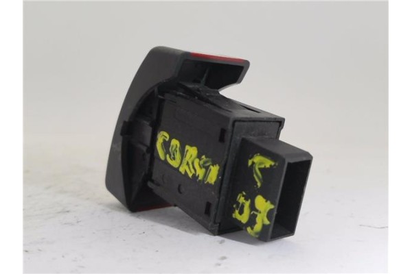 Recambio de interruptor luces emergencia para opel corsa c 1.0 blue line referencia OEM IAM 13539900  