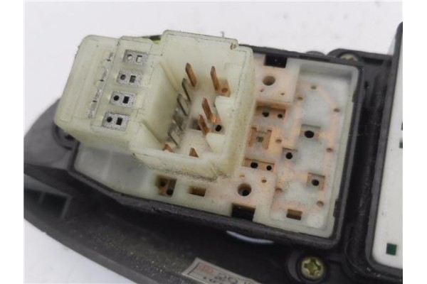 Recambio de mando elevalunas delantero izquierdo para kia rio (jb) 1.4 active referencia OEM IAM 827111G060GR  