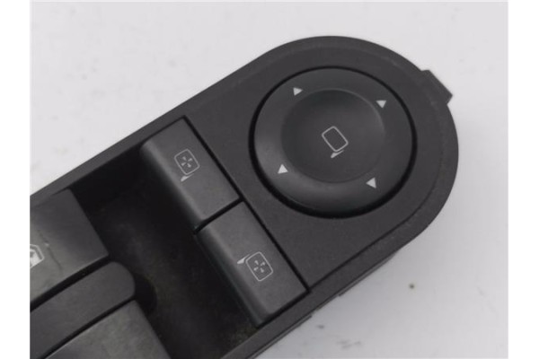 Recambio de mando elevalunas delantero izquierdo para opel astra h berlina 1.6 cosmo referencia OEM IAM 13209203  