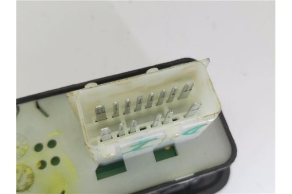 Recambio de mando elevalunas delantero izquierdo para citroen c3 1.0 attraction referencia OEM IAM 980122795XT  