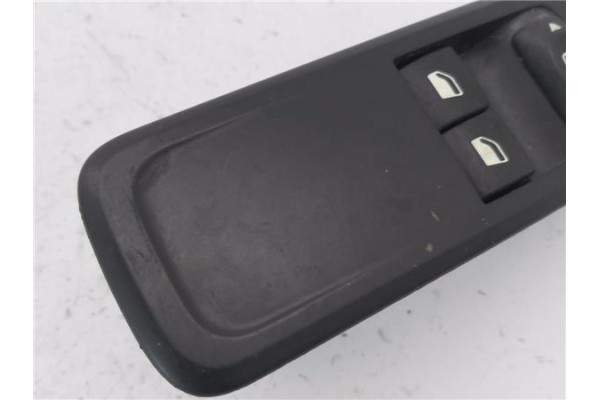 Recambio de mando elevalunas delantero izquierdo para citroen c3 1.0 attraction referencia OEM IAM 980122795XT  