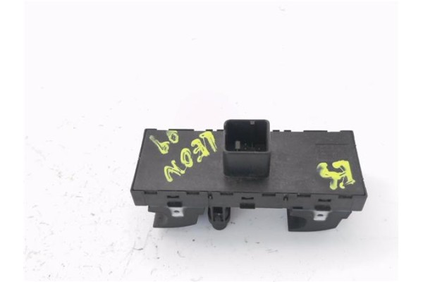 Recambio de mando elevalunas delantero izquierdo para seat leon (1p1) 1.9 sport referencia OEM IAM 1K4959857B  