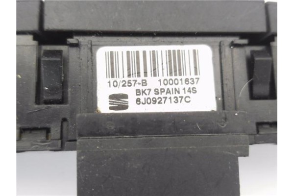 Recambio de interruptor luces emergencia para seat ibiza berlina (6j5) 1.4 fr referencia OEM IAM 6J0927137C  
