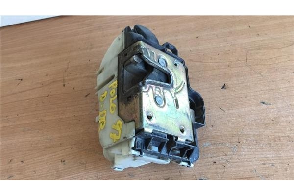 Recambio de cierre electromagnetico delantero derecho para volkswagen polo iii (6n1) 1.4 básico referencia OEM IAM 1HM862154B  