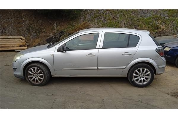 opel astra h berlina del año 2007