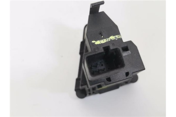 Recambio de interruptor luces emergencia para mercedes-benz clase a (bm 168) 1.9 190 l (168.132) referencia OEM IAM 1688206710  