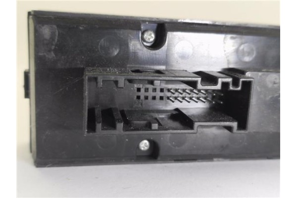 Recambio de mando elevalunas delantero izquierdo para opel zafira b 1.6 cosmo referencia OEM IAM 13228706  