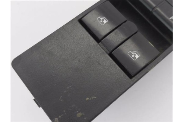 Recambio de mando elevalunas delantero izquierdo para opel zafira b 1.6 cosmo referencia OEM IAM 13228706  