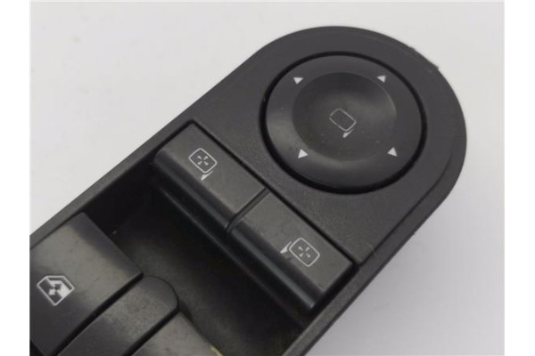 Recambio de mando elevalunas delantero izquierdo para opel zafira b 1.6 cosmo referencia OEM IAM 13228706  
