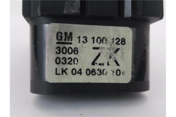 Recambio de conmutador luces para opel astra h berlina 1.7 cosmo referencia OEM IAM 13100128  