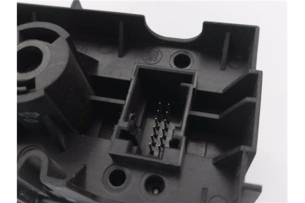 Recambio de conmutador luces para opel astra h berlina 1.7 cosmo referencia OEM IAM 13100128  