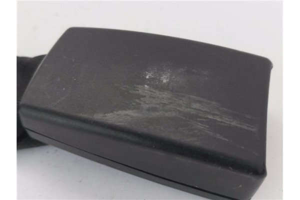 Recambio de anclaje cinturon trasero central para fiat punto / grande punto (199) 1.4 referencia OEM IAM 7355017730 617780100A 