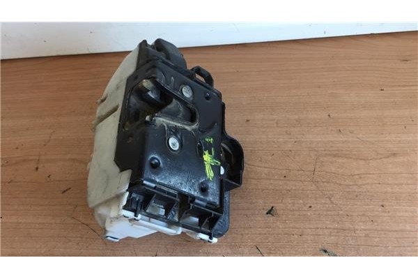Recambio de cierre electromagnetico delantero derecho para volkswagen polo iii berlina (6n2) 1.0 conceptline referencia OEM IAM 