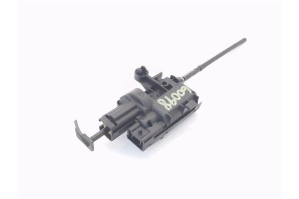 Recambio de motor apertura deposito combustible para renault grand scénic iii (jz0/1_) 1.5 dci referencia OEM IAM 8200312800D  