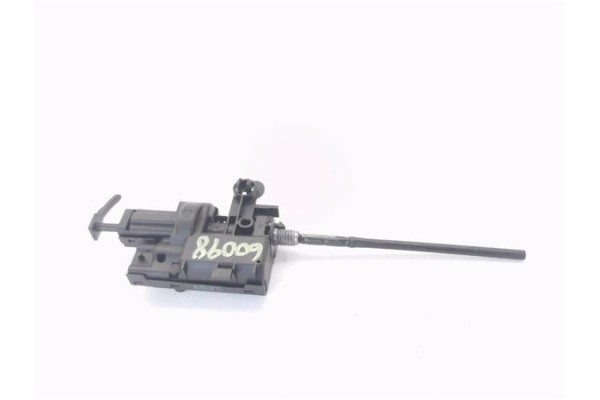 Recambio de motor apertura deposito combustible para renault grand scénic iii (jz0/1_) 1.5 dci referencia OEM IAM 8200312800D  