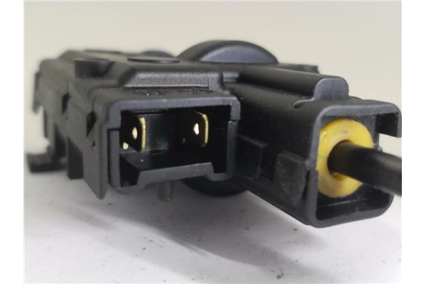 Recambio de motor apertura deposito combustible para renault grand scénic iii (jz0/1_) 1.5 dci referencia OEM IAM 8200312800D  