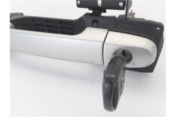 Recambio de maneta exterior delantero izquierda para toyota avensis berlina (t22) 1.6 luna (4-ptas.) referencia OEM IAM 242303  