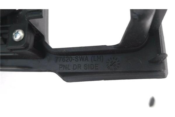 Recambio de rejilla entrada de aire para honda cr-v iii 2.0 i referencia OEM IAM 77620SWA  