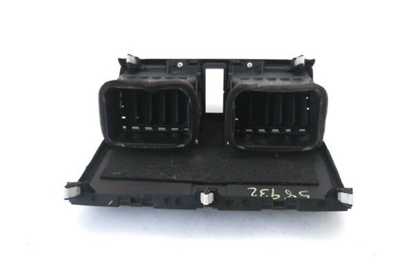 Recambio de rejilla entrada de aire para honda cr-v iii 2.0 i referencia OEM IAM 77610SWAAO  