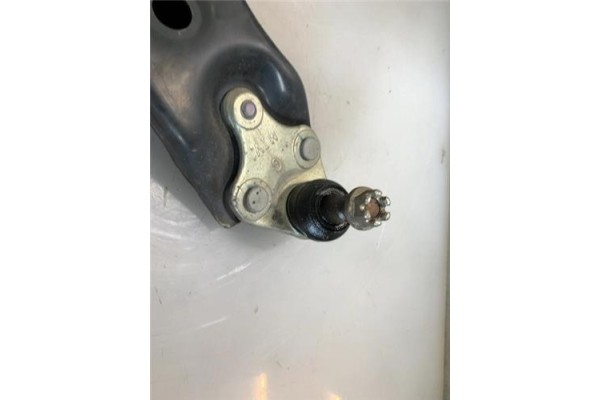 Recambio de brazo inferior delantero izquierdo para toyota c-hr (x10) 2.0 hibrido referencia OEM IAM 48780F4010 ADBP860158 48760