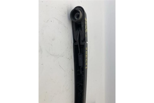 Recambio de brazo limpiaparabrisas trasero para peugeot 2008 1.6 hdi referencia OEM IAM 80010557  