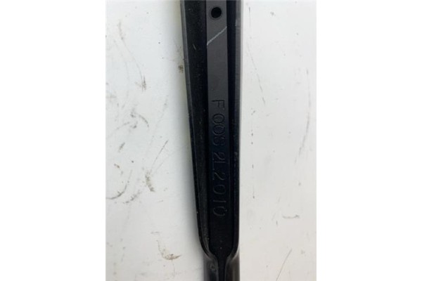 Recambio de brazo limpiaparabrisas delantero derecho para ford ranger (tke) 2.2 doble cabina 4x4 xlt referencia OEM IAM F00S2L20
