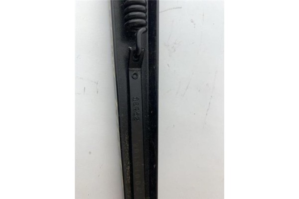Recambio de brazo limpiaparabrisas delantero derecho para nissan micra v (k14) 1.5 acenta referencia OEM IAM 2642N2  