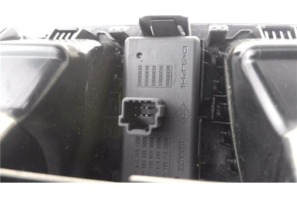 Recambio de rejilla entrada de aire para renault grand scénic iii (jz0/1_) 1.5 dci referencia OEM IAM 682600036R 682605284R 