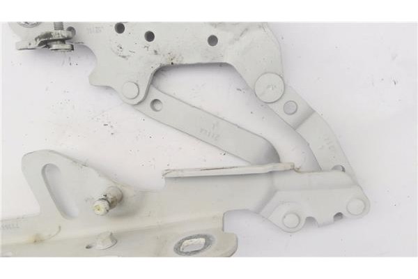 Recambio de bisagra capo izquierda para bmw serie 1 berlina 5p (f20) 2.0 116d referencia OEM IAM 13989610 7336699 