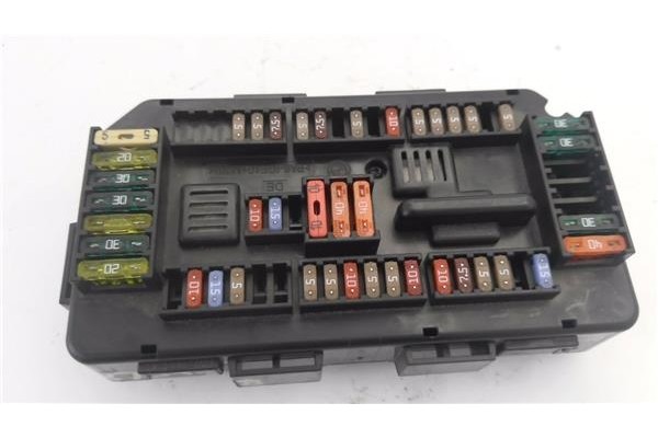 Recambio de caja fusibles/rele para bmw serie 1 berlina 5p (f20) 2.0 116d referencia OEM IAM 933787901 28062014 