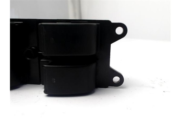 Recambio de mando elevalunas para toyota corolla (e12) 2.0 d-4d referencia OEM IAM 37073C311A05  
