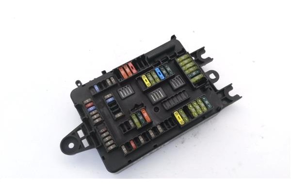 Recambio de caja fusibles/rele para bmw serie 1 berlina 5p (f20) 2.0 116d referencia OEM IAM 933788001 25062014 