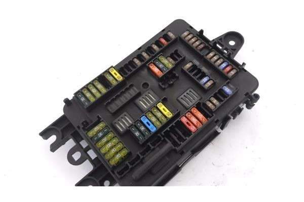 Recambio de caja fusibles/rele para bmw serie 1 berlina 5p (f20) 2.0 116d referencia OEM IAM 933788001 25062014 