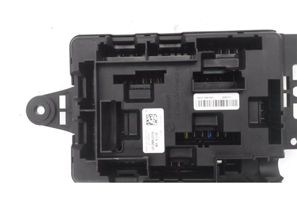 Recambio de caja fusibles/rele para bmw serie 1 berlina 5p (f20) 2.0 116d referencia OEM IAM 933788001 25062014 