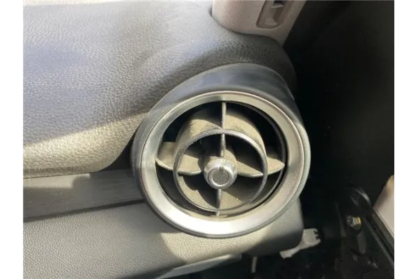 Recambio de tobera superior derecha ventilacion salpicadero para alfa romeo giulia (952) 2.2 super referencia OEM IAM 156110176 