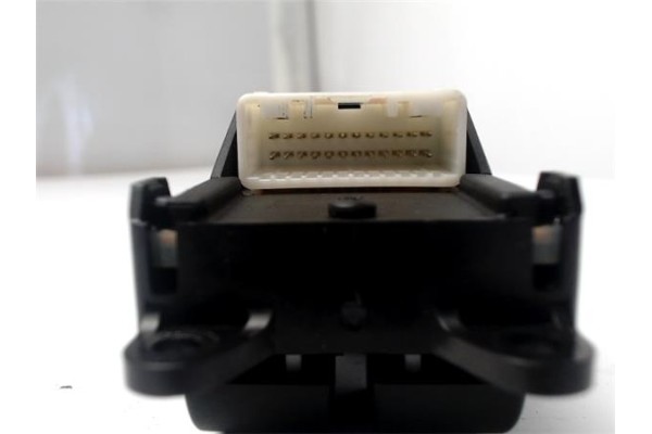 Recambio de mando elevalunas para toyota corolla (e12) 2.0 d-4d referencia OEM IAM 37073C311A05  