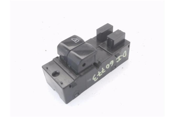 Recambio de mando elevalunas delantero izquierdo para nissan nv200 furgón 1.5 dci referencia OEM IAM   