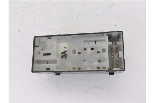 Recambio de mando elevalunas delantero izquierdo para nissan nv200 furgón 1.5 dci referencia OEM IAM   